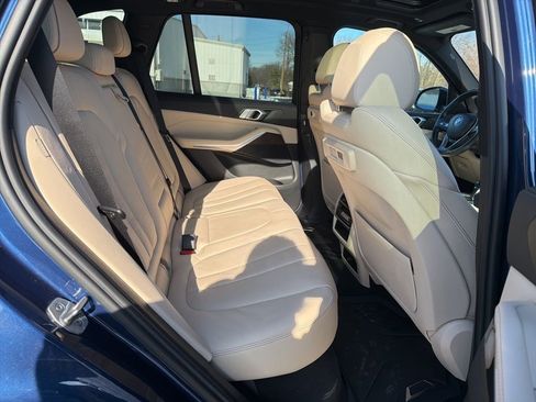 Used 2022 BMW X5 xDrive40i w/ Premium Package image 24