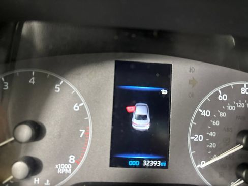 Used 2025 Toyota Corolla LE FWD image 15