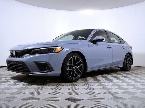 Used 2024 Honda Civic Sport Touring image 2