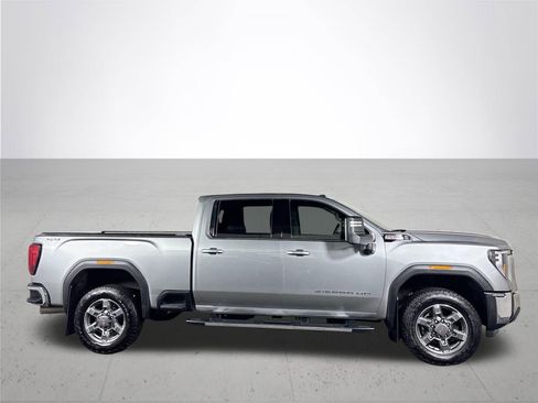 Used 2025 GMC Sierra 2500 SLE w/ Max Trailering Package image 5