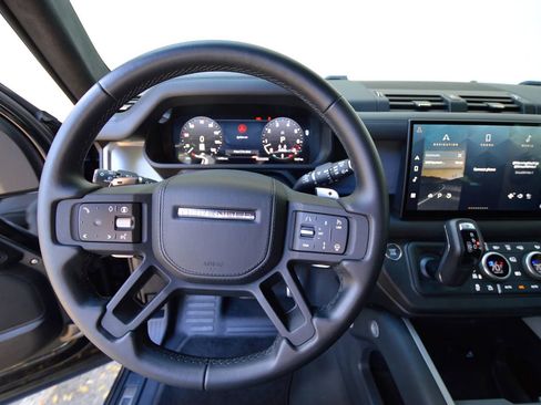 Used 2025 Land Rover Defender 130 V8 image 44