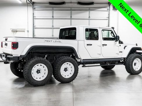 Used 2021 Jeep Gladiator Sport AWD/4WD image 3