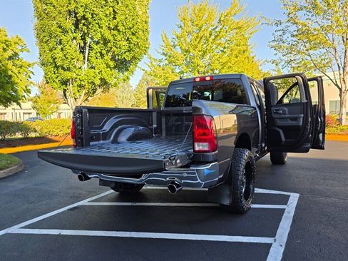 Used 2018 RAM 1500 Big Horn image 28