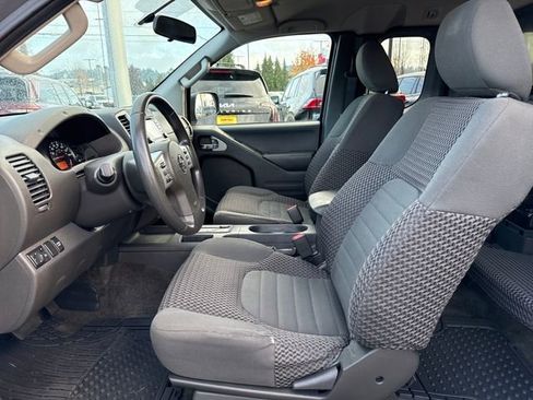 Used 2016 Nissan Frontier SV image 15
