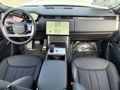 New 2026 Land Rover Range Rover SE image 14