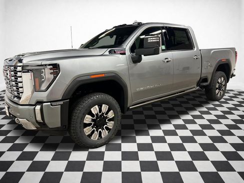 New 2026 GMC Sierra 2500 Denali w/ Denali Reserve Package AWD/4WD image 4