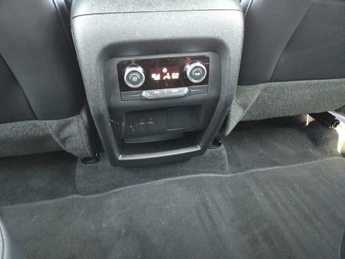 Used 2025 Buick Enclave Preferred FWD image 12