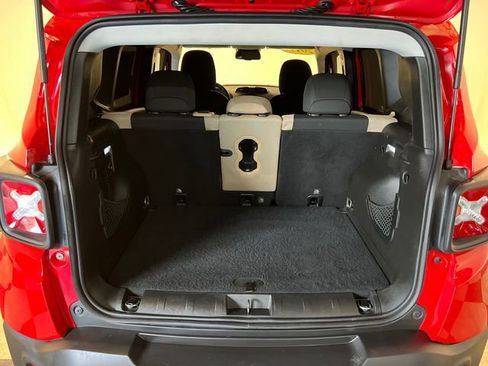 Used 2017 Jeep Renegade Latitude image 5