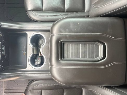 Used 2021 Chevrolet Tahoe Z71 w/ Z71 Off-Road Package AWD/4WD image 34