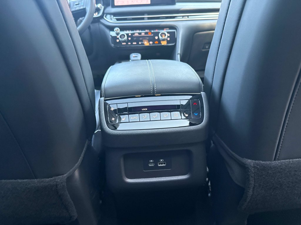 Used 2025 INFINITI QX60 Luxe w/ Black Edition FWD image 29
