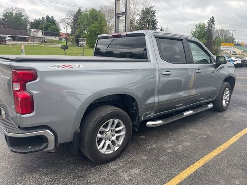 Used 2023 Chevrolet Silverado 1500 LT AWD/4WD image 2