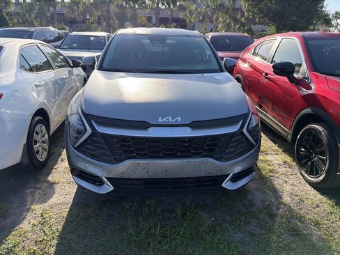 Used 2024 Kia Sportage LX AWD/4WD image 2