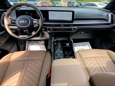 Used 2025 Kia Sorento SX Prestige w/ Olive Brown Leather Package image 17