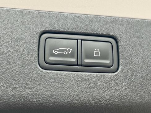 New 2026 Hyundai Ioniq 9 SE image 13