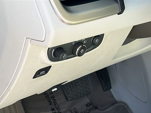 Used 2018 GMC Terrain Denali w/ Advanced Safety Package image 13