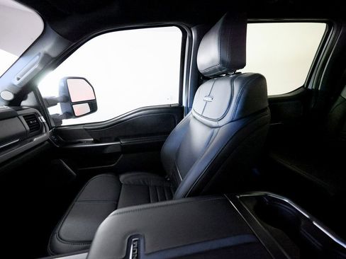 Used 2025 Ford F450 Platinum image 41