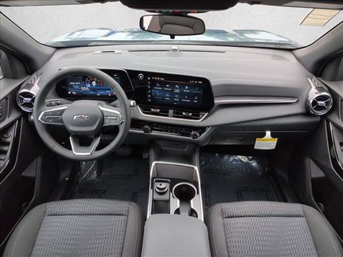 New 2026 Chevrolet Equinox LT w/ Midnight Edition FWD image 15