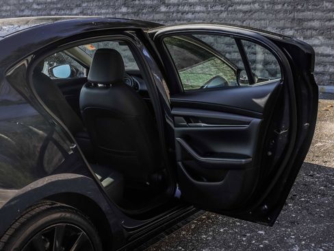 Used 2024 MAZDA MAZDA3 s image 17