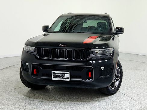 Used 2022 Jeep Grand Cherokee Trailhawk w/ Luxury Tech Group III image 5