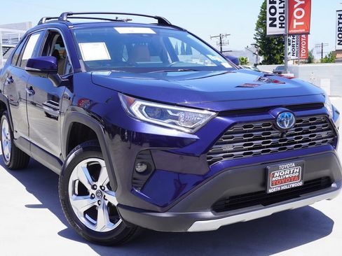 Certified 2020 Toyota RAV4 Limited AWD/4WD image 2