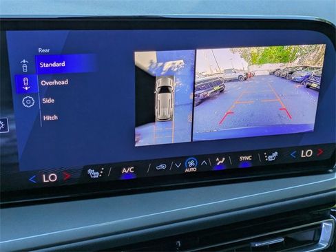 Certified 2026 Chevrolet Traverse LT w/ Driver Confidence Package image 19