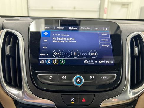 Used 2022 Chevrolet Equinox Premier AWD/4WD image 9