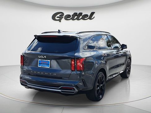 Used 2022 Kia Sorento SX image 3