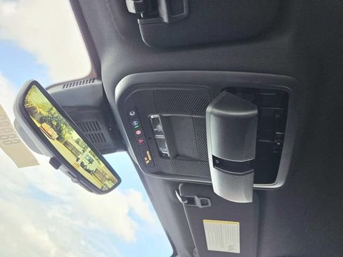 New 2026 Chevrolet Equinox LT w/ Convenience Package II FWD image 23