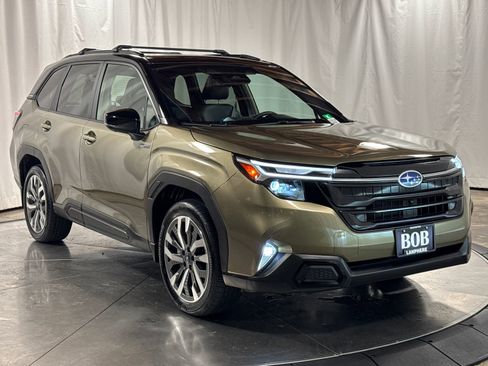 Used 2025 Subaru Forester Touring w/ Touring Package AWD/4WD image 10