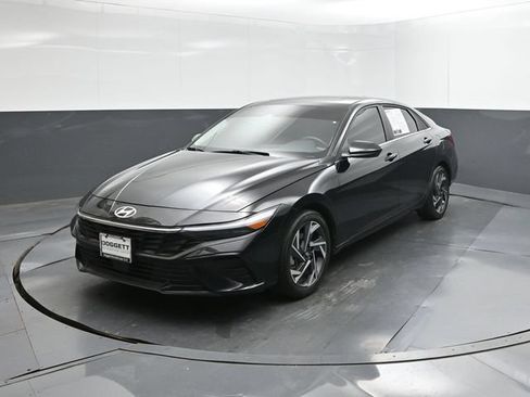 Used 2024 Hyundai Elantra SEL w/ Convenience Package FWD image 34