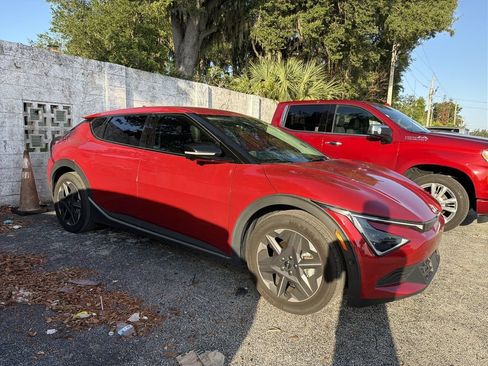 Used 2025 Kia EV6 Light w/ Light LR Technology Package AWD/4WD image 2