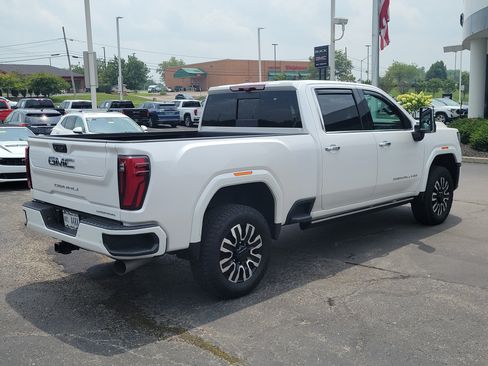 Used 2024 GMC Sierra 2500 Denali Ultimate AWD/4WD image 4