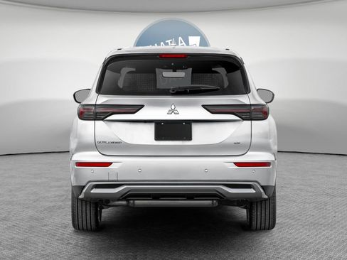 New 2026 Mitsubishi Outlander AWD image 5