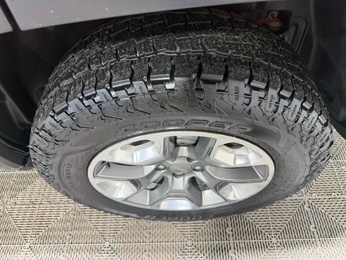 Used 2019 Jeep Cherokee Trailhawk w/ Comfort/Convenience Group AWD/4WD image 20