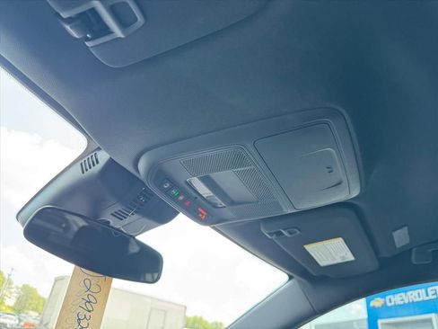 Used 2025 Chevrolet Traverse LT w/ Driver Confidence Package FWD image 25