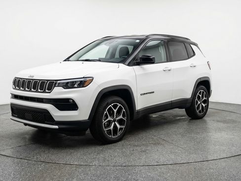 Used 2025 Jeep Compass Limited AWD/4WD image 3
