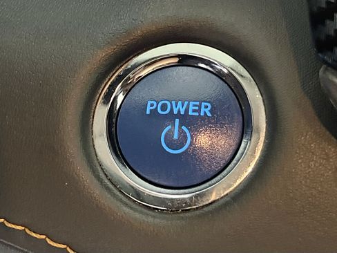 Used 2022 Toyota Highlander Bronze Edition FWD image 23