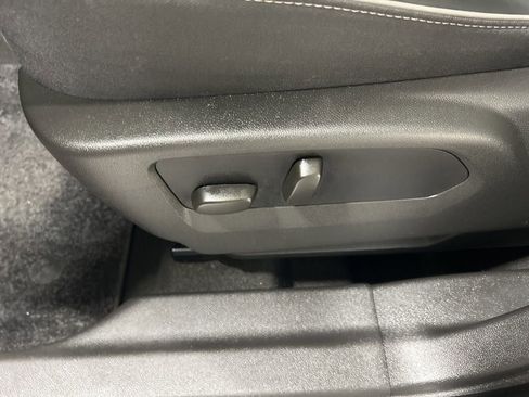 Used 2023 Buick Envision Avenir image 11