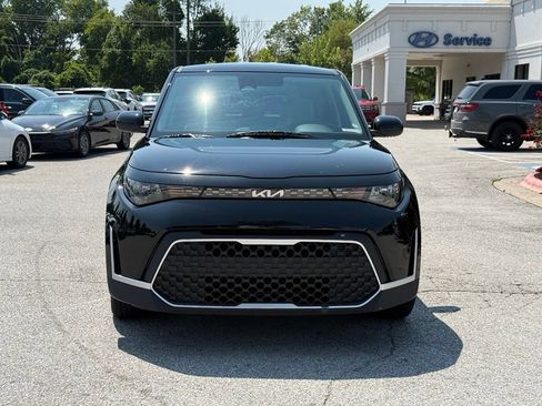 Used 2025 Kia Soul LX FWD image 2