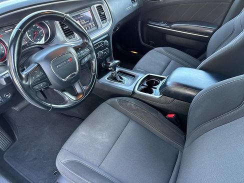 Used 2022 Dodge Charger SXT RWD image 9