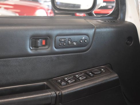 Used 2005 HUMMER H2 w/ Preferred Equipment Group AWD/4WD image 41