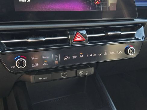 Used 2024 Kia Niro Wind w/ Wind Preserve Package FWD image 27