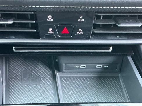 Used 2024 Volkswagen Atlas SE FWD image 27