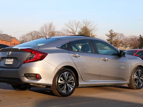 Used 2016 Honda Civic EX-L image 9