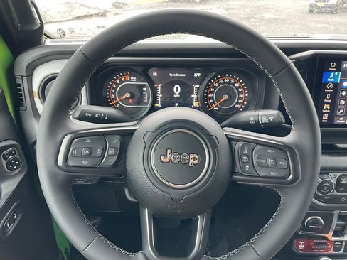 New 2026 Jeep Gladiator Sport AWD/4WD image 11