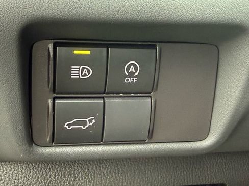 Certified 2024 Toyota Highlander XLE image 28