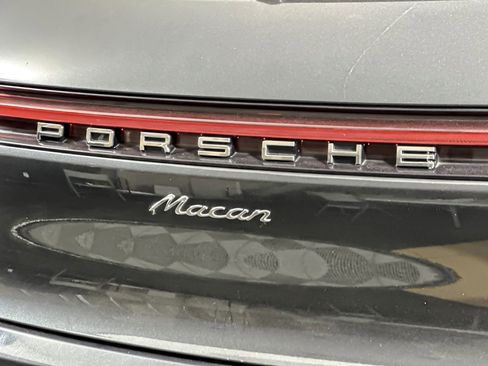 Used 2023 Porsche Macan image 26