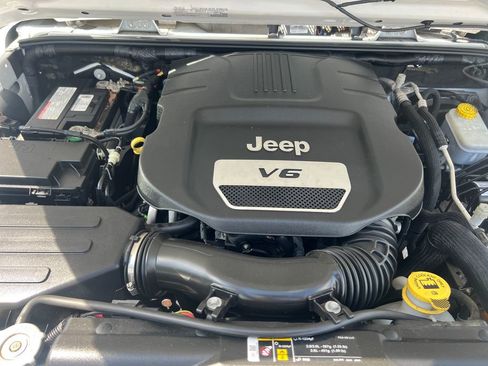 Used 2018 Jeep Wrangler Unlimited Sport S image 20