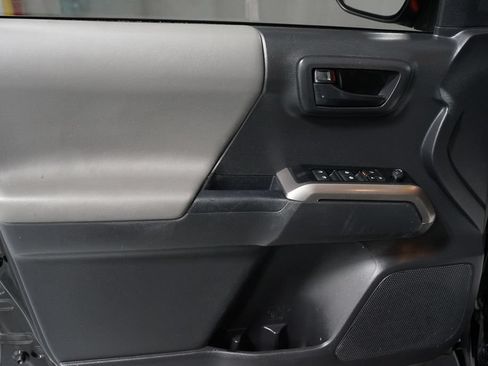 Certified 2023 Toyota Tacoma SR5 AWD/4WD image 31