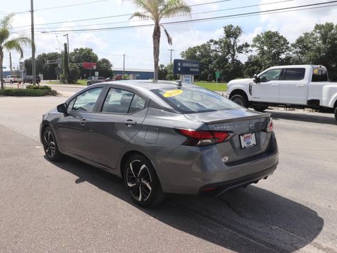 Used 2024 Nissan Versa SR FWD image 8